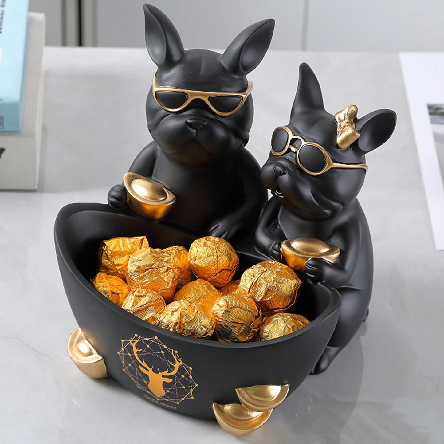 Resin Couple Dog Statue Decoration with Stainless Steel Disc Storage Statues Decor Simulated Art Props Good Gift for Living Room